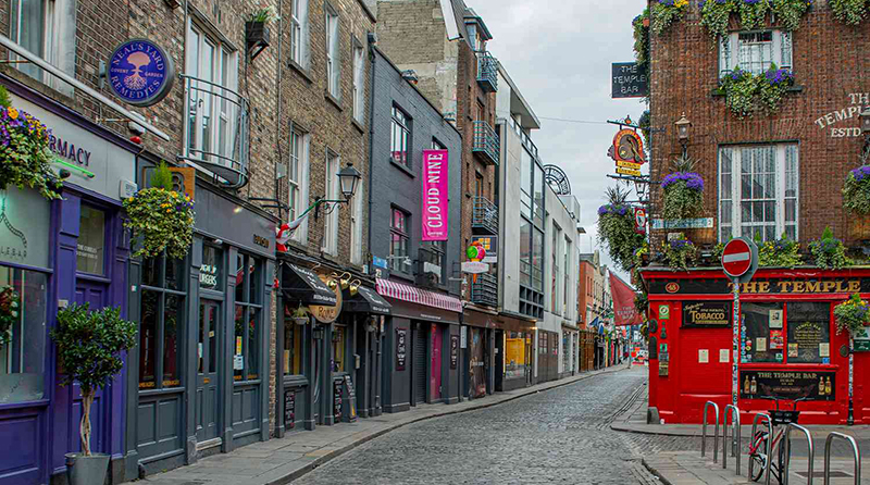 Discover Ireland's Beauty and History on a Tour